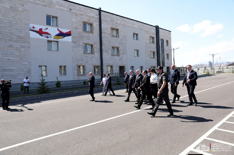 Министр внутренних дел Грузии посетил Центр оперативного управления и Патрульную службу в Армении