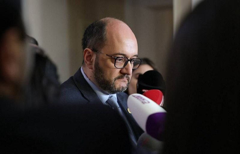 Глава аппарата премьер-министра Армении Араик Арутюнян подал в отставку — что известно в Артике