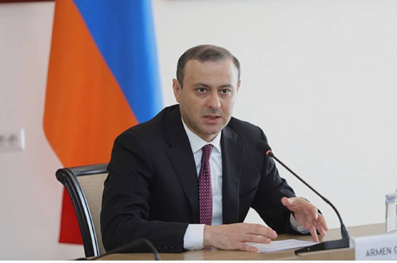 Пашинян освободил Армена Григоряна от должности секретаря Совбеза Армении