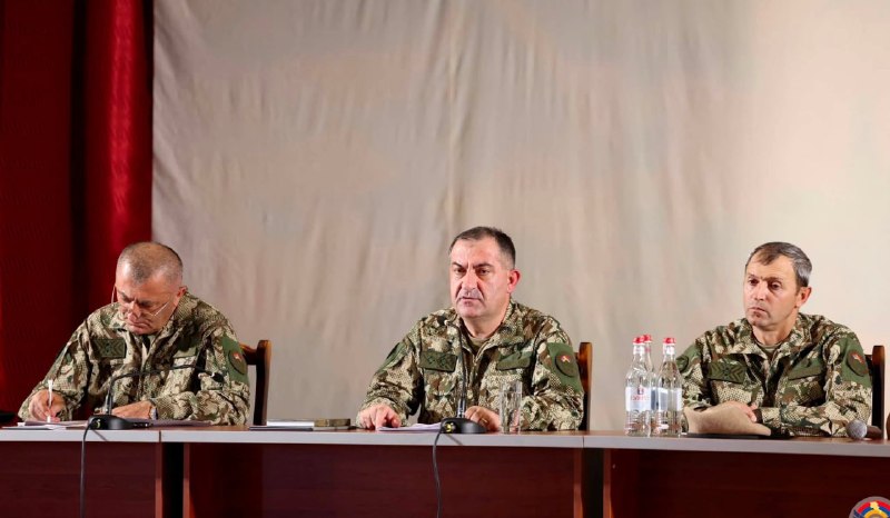 Глава Генштаба Эдвард Асриан посетил армейское подразделение в Артике