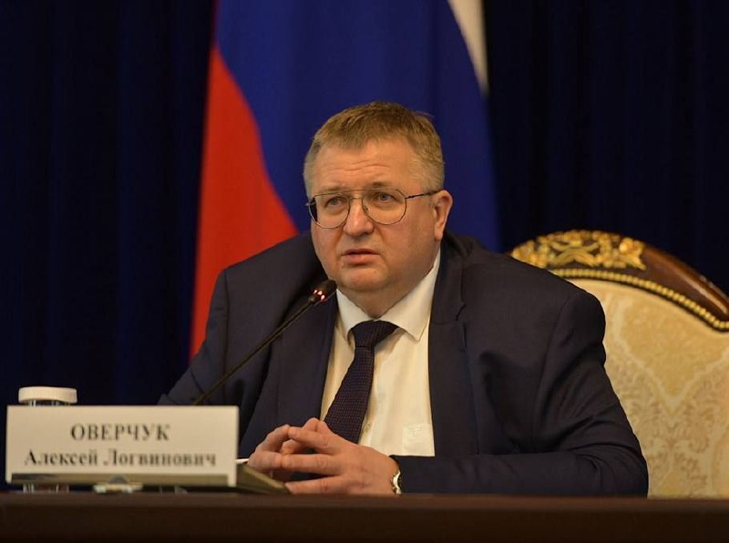 Заместитель премьер-министра Российской Федерации Алексей Оверчук выступает с заявлением о выполнении Арменией обязательств
