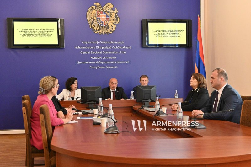 Председатель ЦИК Армении Ваагн Овакимян на брифинге о выборах в Артике
