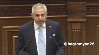 Скандал в парламенте Армении: депутат Эдгар Казарян оскорбил фракцию и покинул зал