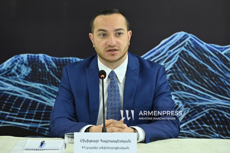 Профессор MIT оценил работу Мхитара Айрапетяна в Министерстве ВТП Армении