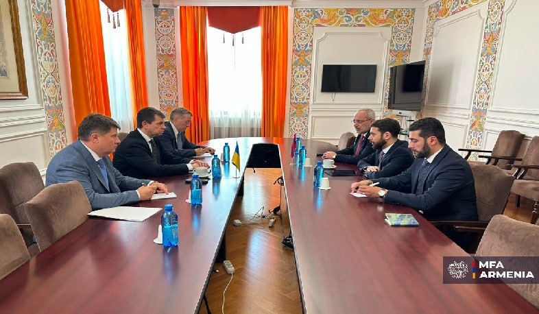 Армения и Украина обсудили сотрудничество в Киеве: встретились Костанян и Мищенко