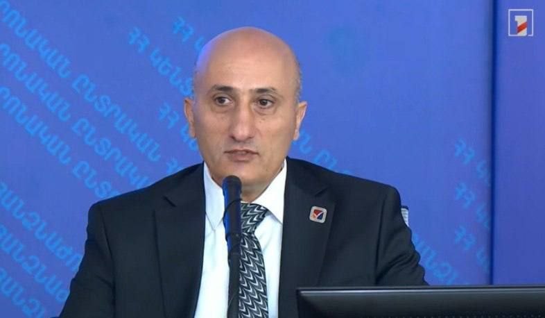 Председатель ЦИК Ваагн Овакимян на пресс-конференции перед выборами в Артике.