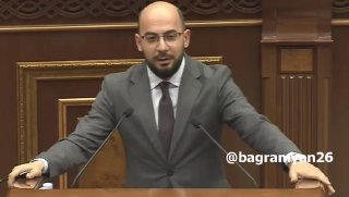 Депутат Артур Ованнисян требует изгнать Эдгара Казаряна из парламента за высказывания о военнослужащих