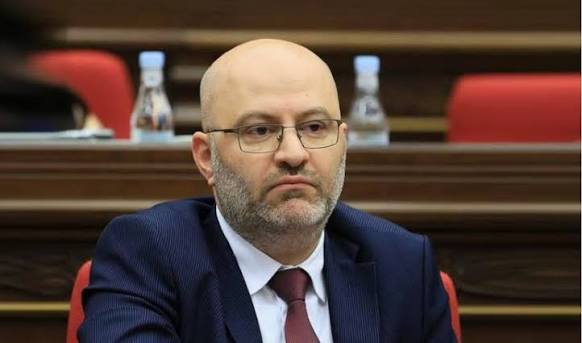Губернатор Ширака Давид Арушанян отказался от мандата депутата – что это значит для Артика