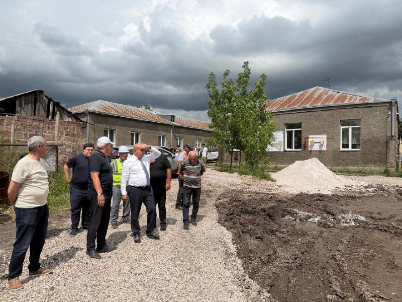 В Артике и Ширакской области строят три школы и образовательный комплекс на 864 ученика