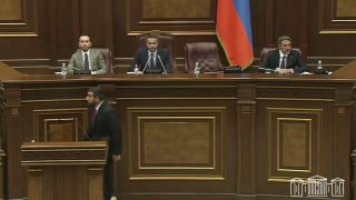 Депутат Ваагн Алексанян потребовал извинений от фракции «Сильная Армения» за слова Эдгара Казаряна о военнослужащих