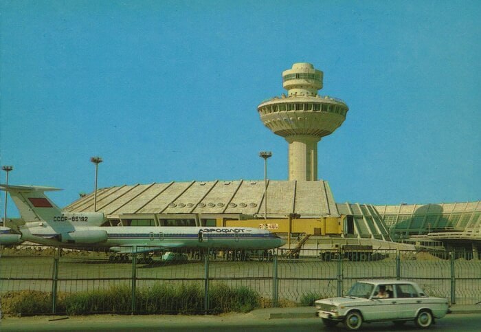 Старый круглый терминал аэропорта Звартноц в Ереване, Армения