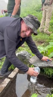 Никол Пашинян оценил родниковую воду Артика: «Сладкая вода наших гор»