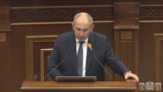 Выборы в Артике: Пашинян обсудил проблемы армии и реформы